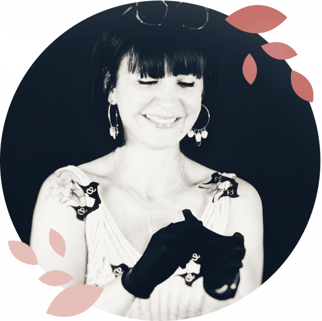 https://latelierbysandra.fr/wp-content/uploads/2024/01/photo-profil-sandra-640x638.png